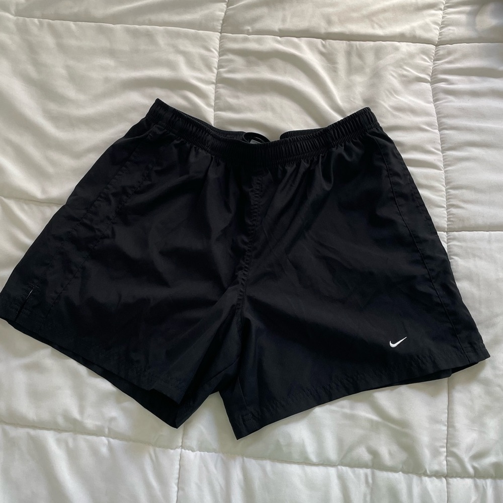 Men’s Nike 5” inseam wind breaker shorts - Black - M